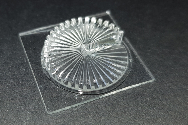 ORMOCER®-basierte, 3D-gedruckte Optik-Komponenten.