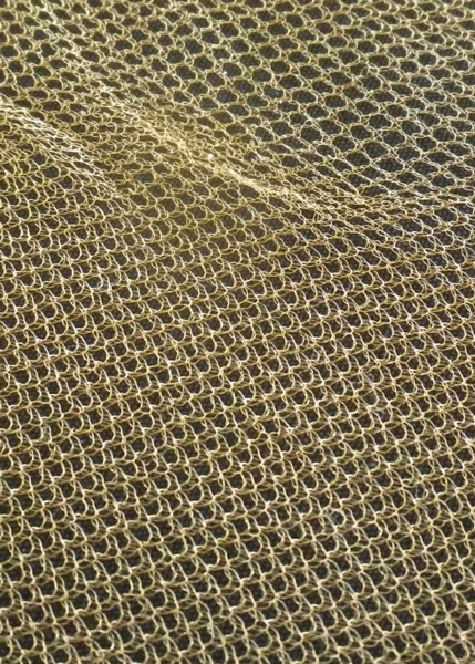 Metallgewirk mit reflektierender Oberfläche Metallgewirk mit reflektierender Oberfläche