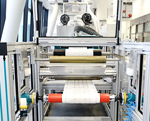 R2R printed electronic components on paper R2R printed electronic components on paper